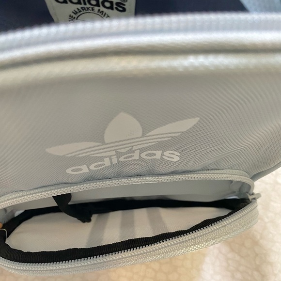 Mini Adidas backpack - Picture 3 of 5